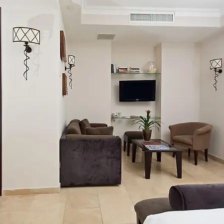 Marina - Preferred & Hotel Capri