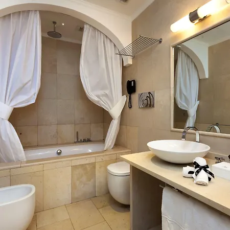 Marina - Preferred & Hotel Capri