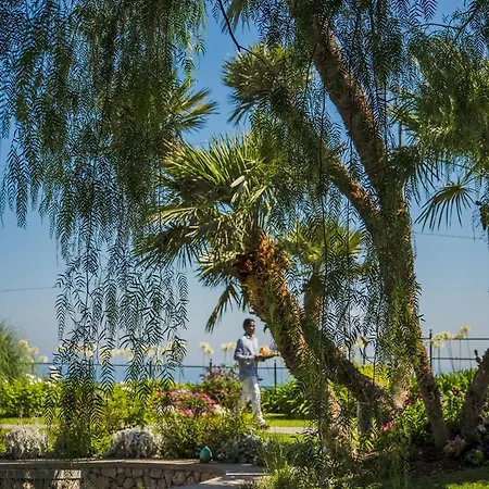 Marina - Preferred & Hotel Capri