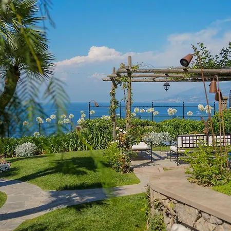 Marina - Preferred & 5* Capri