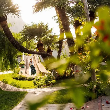 Marina - Preferred & Hotel Capri