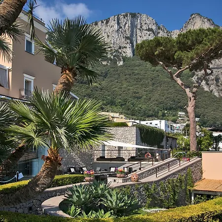 Marina Szálloda Capri