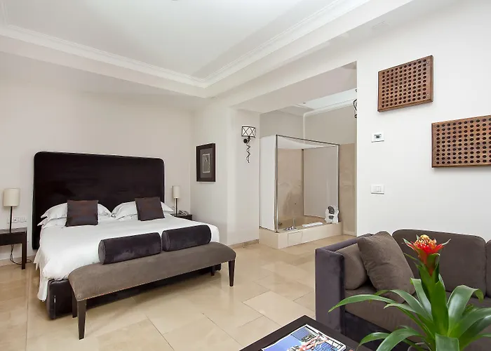 Marina - Preferred & Hotel Capri