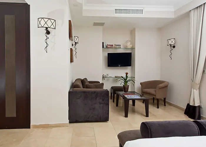 Marina - Preferred & Hotel Capri