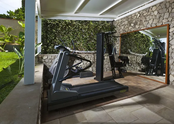 Marina - Preferred & 5* Capri